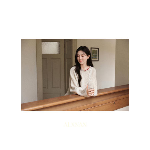 鹿向南「柔雾粉韵」高级感藕粉色宽松毛衣女秋新款小众长袖针织衫 商品图3