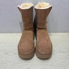 2楼UGG埃斯米坡跟可折叠翻毛雪地靴，吊牌价1999