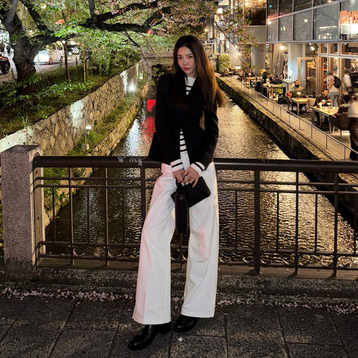 ROMI STUDIO“自我轮廓”桑蚕丝羊毛三粒扣廓形西装外套RWCAWW3709 商品图3