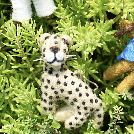 北京仓｜Felt So Good-Larry the Leopard-动物国王候选豹 拉里 羊毛毡 挂件［英国设计师］ 商品图2