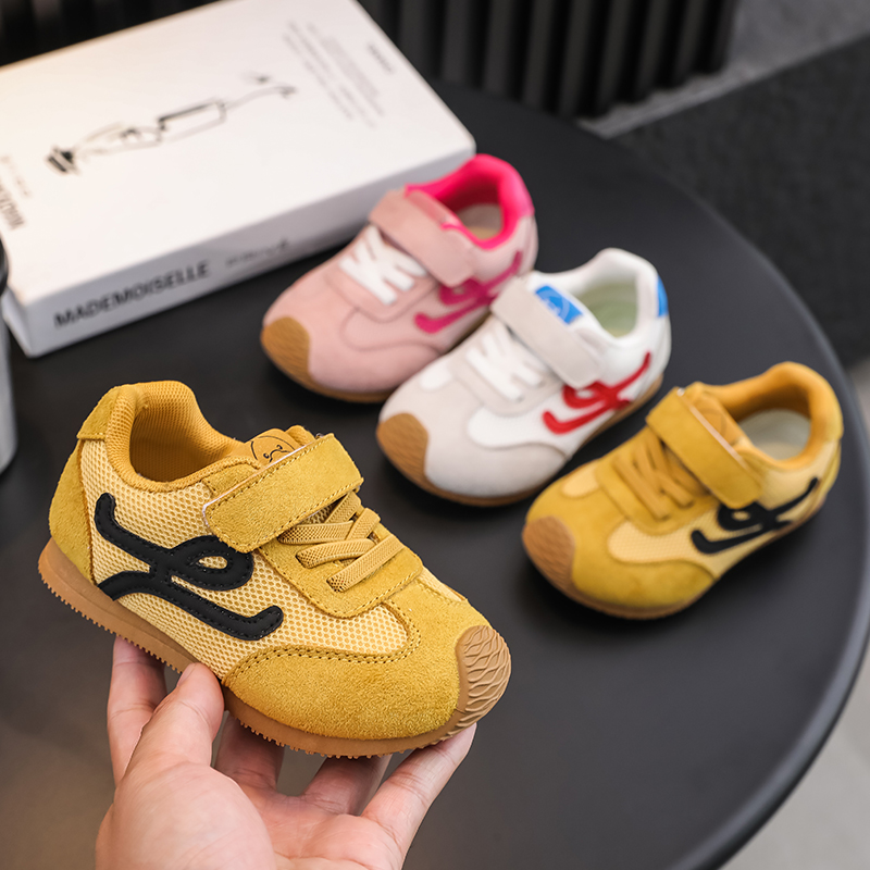 小黄鸭新款儿童运动鞋秋季时尚网面皮面男童阿甘女童休闲童鞋21-39