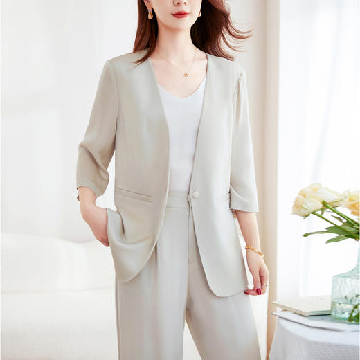 LS62599552  42599650七分袖时尚V领两件套重皱真丝小西装女2025新款气质高端长裤套装 商品图2