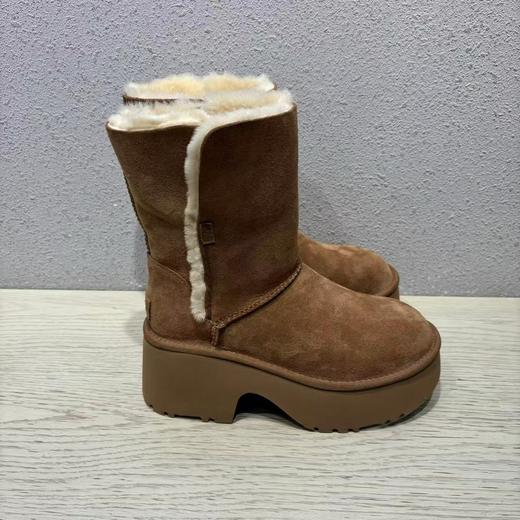 2楼UGG埃斯米坡跟可折叠翻毛雪地靴，吊牌价1999 商品图2