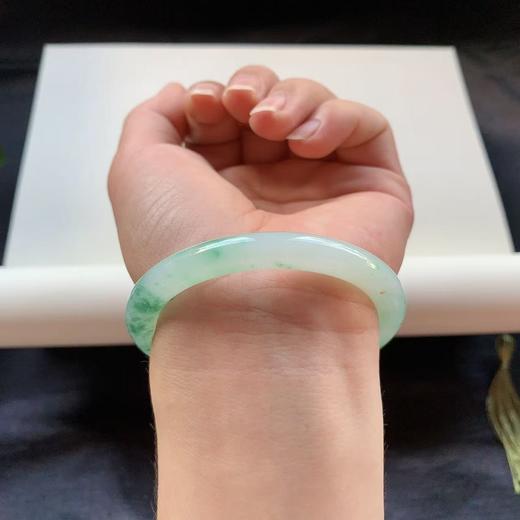 高货飘花翡翠手镯 传家宝温润圆满中式翡翠手镯49625031827H（一口价） 商品图4