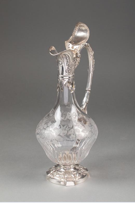 独角鹿西洋古董19世纪法国出品路易十五风格古典卷叶纹纯银精雕镶嵌花卉主题蚀刻水晶单耳酒壶 商品图1