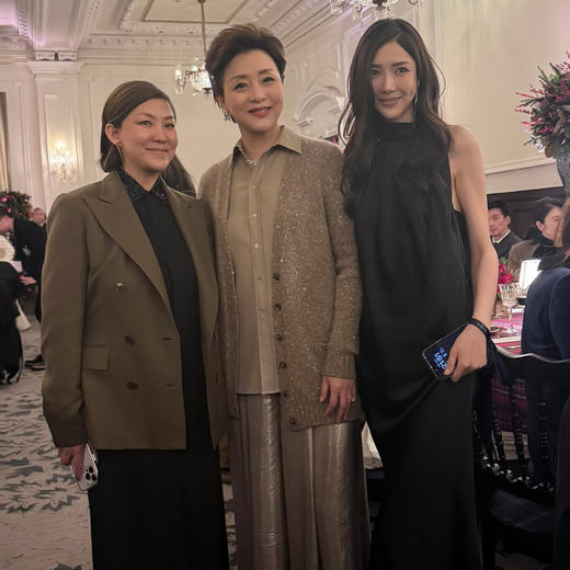 ROMI STUDIO“优雅相随”进口醋酸丝滑垂顺鱼尾礼服裙 RWCSLJ1687 商品图1