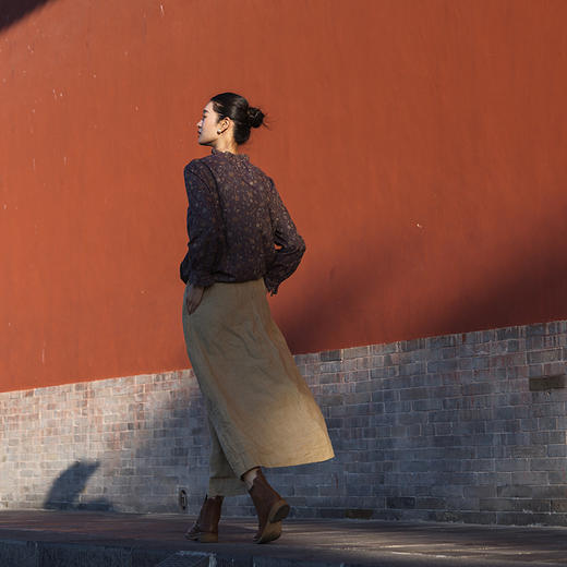 绽放女装562朵/亚麻斜纹显瘦压褶A字裙松紧腰半身长裙女秋半身裙 商品图2