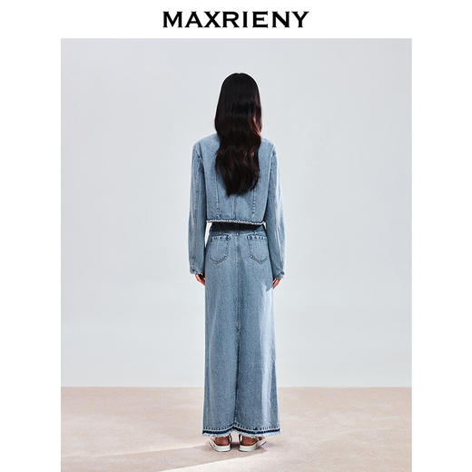 【商场同款-25春新品】MAXRIENY华丽复古立体压花长裙A摆牛仔半裙(货号:MC85SK796) 商品图3