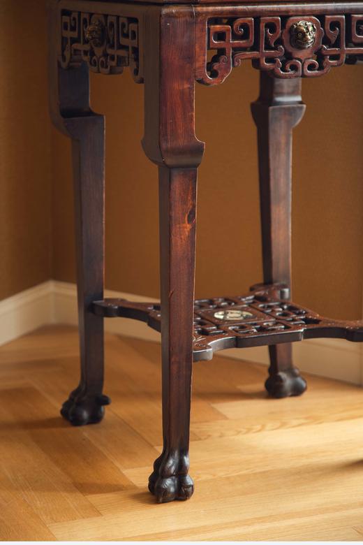 独角鹿西洋古董19世纪法国出品VIARDOT东方风格瑞兽造型铜鎏金精雕装饰吉祥回纹硬木镂雕嵌棋盘格大理石台面花几 商品图5