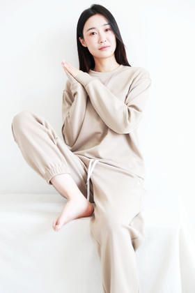 穿了不想脱，卫衣+卫裤一起。胸口小标宽松氛围感圆领套装C090568