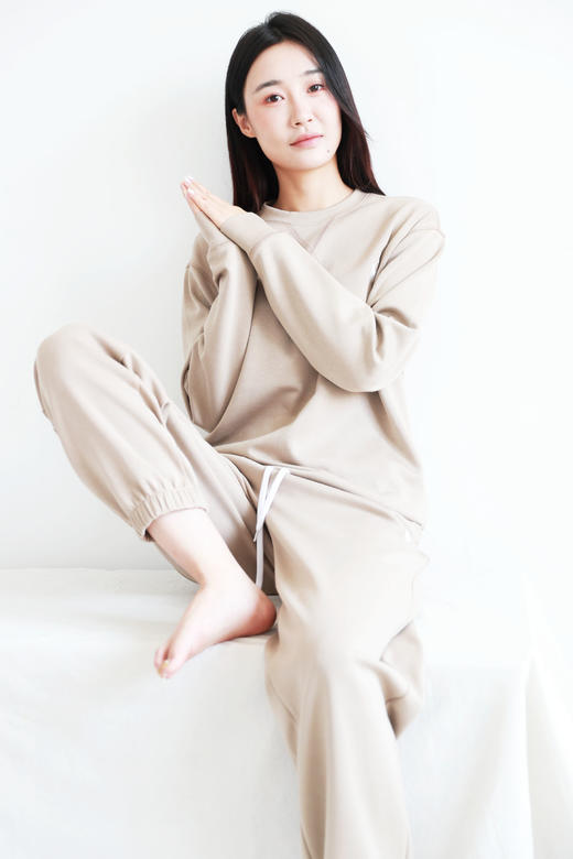 穿了不想脱，卫衣+卫裤一起。胸口小标宽松氛围感圆领套装C090568 商品图0