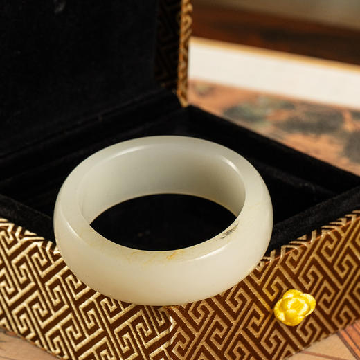 和田玉籽料手镯 商品图2