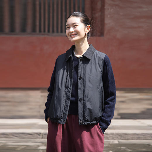 绽放女装598朵/轻薄造型感宽松拼接翻领舒适百搭鸭绒马甲羽绒背心 商品图2