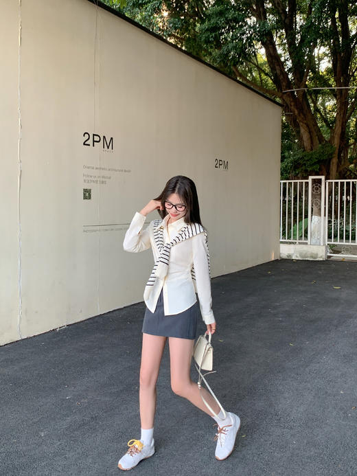 【129元任选2件】现货！2色百搭通勤修身显瘦短款衬衫 商品图14