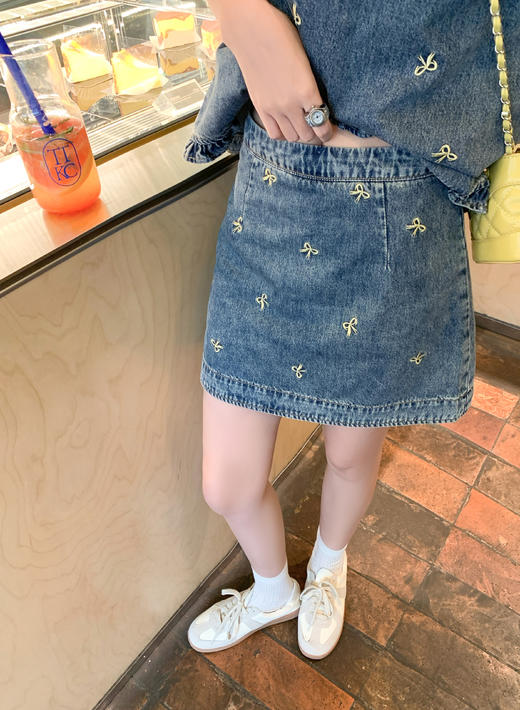 <曾小咸推荐>现货秒杀！最后一波 ！法式蝴蝶结刺绣牛仔背心半身裙两件套 日常319.99 立减180 秒杀139.99！ 商品图12