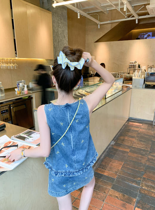 <曾小咸推荐>现货秒杀！最后一波 ！法式蝴蝶结刺绣牛仔背心半身裙两件套 日常319.99 立减180 秒杀139.99！ 商品图9