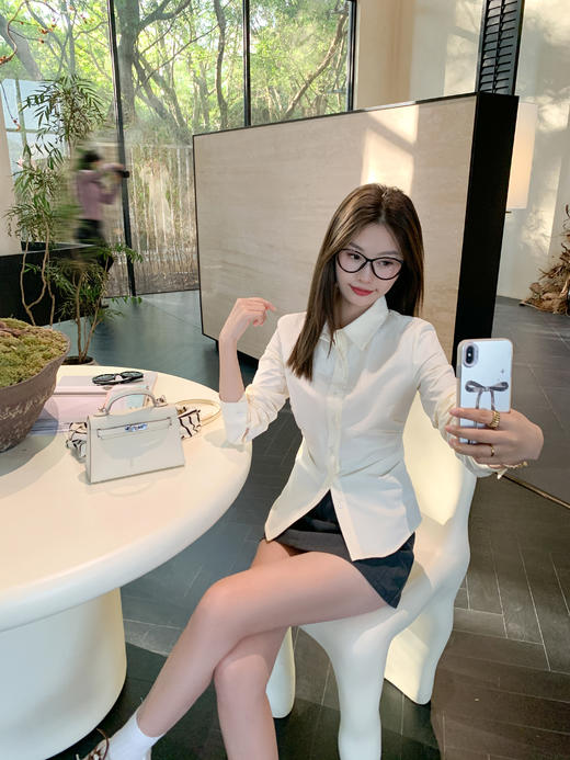 【129元任选2件】现货！2色百搭通勤修身显瘦短款衬衫 商品图6