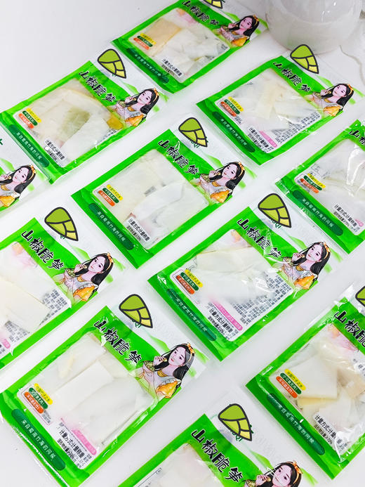 💥9.9💰30包【榆小七 山椒脆笋 】❗🌶️咔嚓！这口山椒爆汁脆笋把竹林鲜辣锁进袋里了😍 ✅好品质源于好原料👍优选竹子之乡-宜宾的竹笋，来自蜀南竹海的问候 商品图2