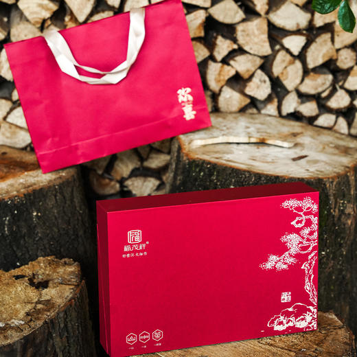 【福禄双全】以茶为礼 福禄双全 满满的祝福送给你 2024年春茶易武茶区落水洞普洱生茶古树茶饼357g/饼礼盒装！ 商品图3