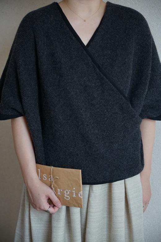 elsa esturgie炭黑落肩背心 商品图0