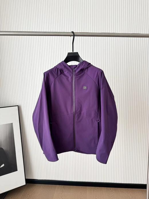 点此购买 可隆春秋季女士户外运动软壳连帽冲锋衣 zc 329776 商品图2