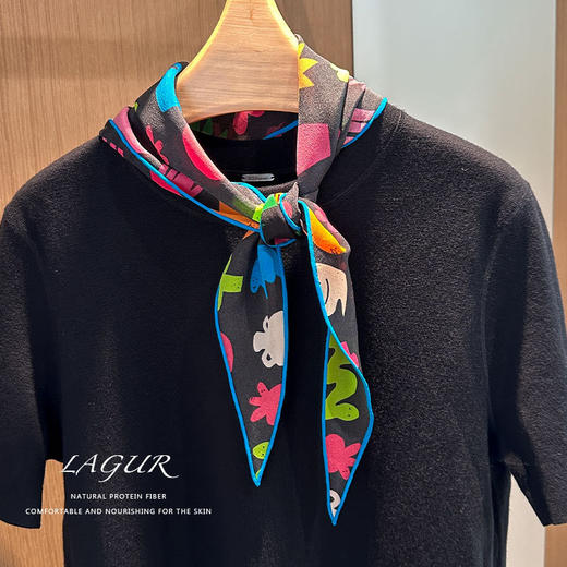 世界初境涂鸦丨可爱100%桑蚕丝丝巾卡通真丝围巾三角巾绑发绑包女 商品图3