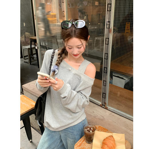 <曾小咸推荐>2.17现货秒杀 ！微信超特价！斜肩长袖卫衣 日常159.99 立减80 秒杀79.99！！ 商品图3