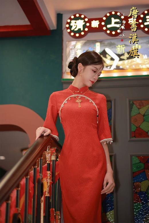 【红蓝赤韵】国庆订婚结婚橘红色喜庆花朵纹双圆襟倒大袖亮片装饰旗袍修身端庄优雅 商品图7