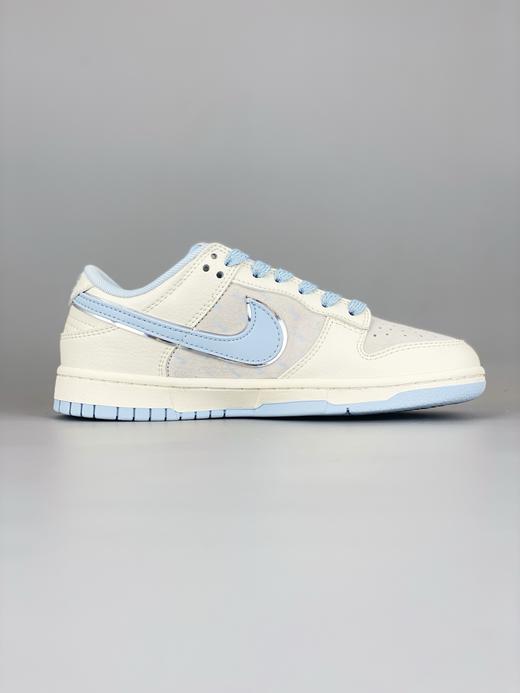 开学季💯【工厂套现 清仓特价】Nike SB Dunk Low“ 斯图西联名——双勾冰晶蓝”  周年高端定制 低帮休闲板鞋 大厂纯原品质出货 超高清洁度 皮料切割干净无任何毛边 细节完美 商品图3