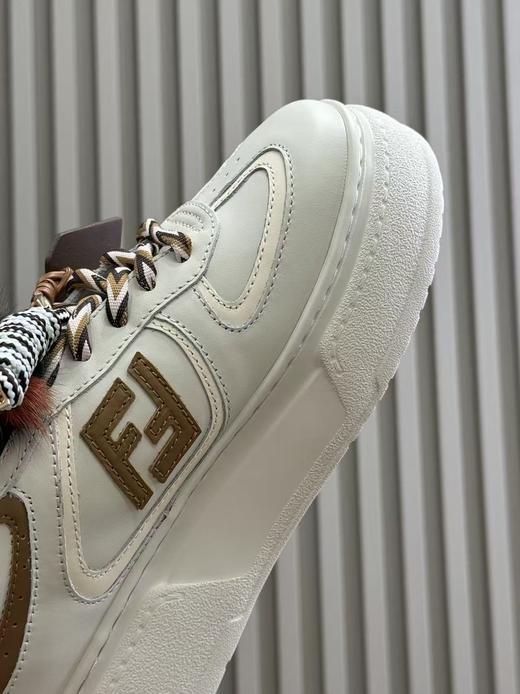 FENDI芬迪 Match Platfo 饼干鞋面包鞋 牛剖层革 吊饰 商品图1