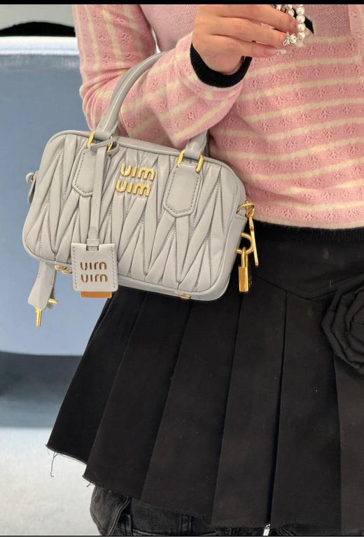 miumiu 保龄球 mini 矢车菊蓝 褶皱 羊皮 斜挎包 商品图2