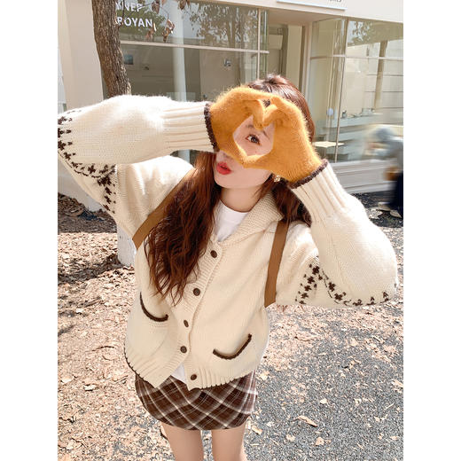 【189元任选2件】最后一波现货！翻领毛衣开衫 商品图2