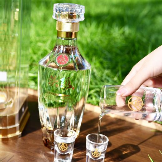 疯抢中！！【五粮液股份出品·白酒系列】52°浓香型白酒 大小瓶组合 100ml*5瓶礼盒装/500ml*6瓶礼袋装 商品图7