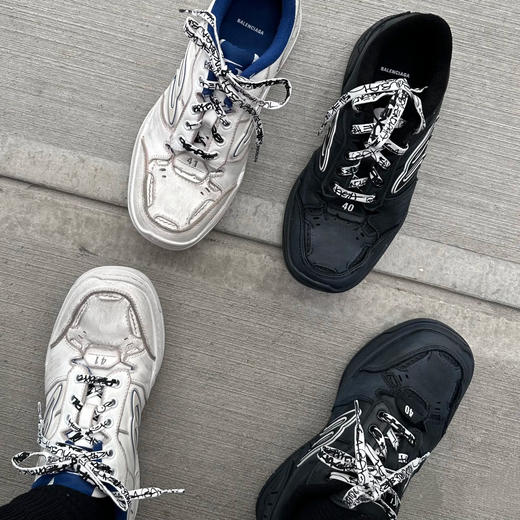 巴黎世家 Hamptons Worn-Out 牛皮革 标识压纹 做旧 圆头系带 低帮 生活休闲鞋 情侣款（SS） 商品图9