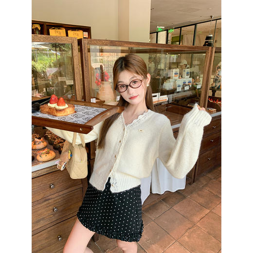 <曾小咸推荐>现货秒杀！微信超特价！韩系拼接蕾丝镂空针织衫 日常199.99 立减110 秒杀89.99！ 商品图3