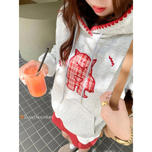 <曾小咸推荐>现货秒杀！微信超特价！贴布刺绣撞色连帽卫衣 日常179.99 立减100 秒杀79.99！ 商品图2