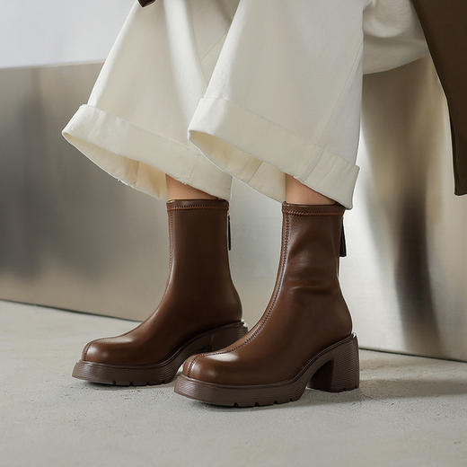 【预售5天】超轻软底爆款棕色马丁靴秋冬新款厚底增高瘦瘦弹力切尔西短靴WC&M3532 商品图1