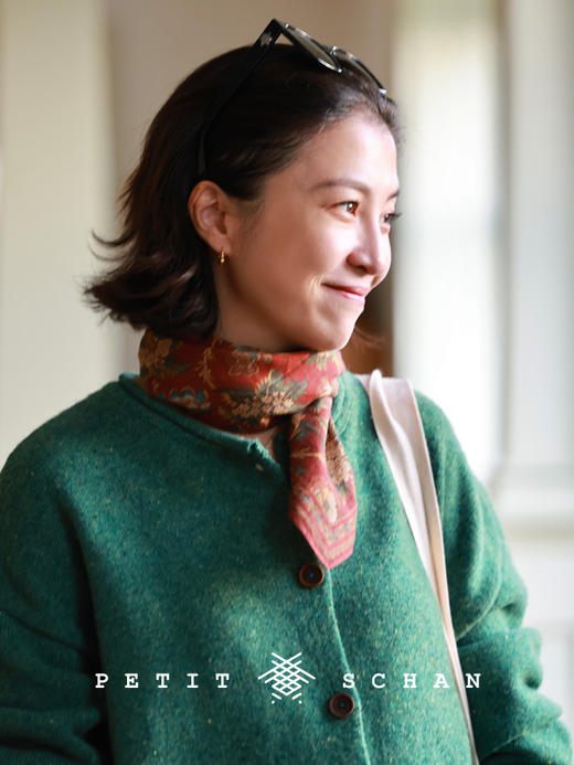 【15天左右发货，单笔订单满2380赠，无需加购和拍下】血色浪漫 纯棉复古印花方巾 商品图0