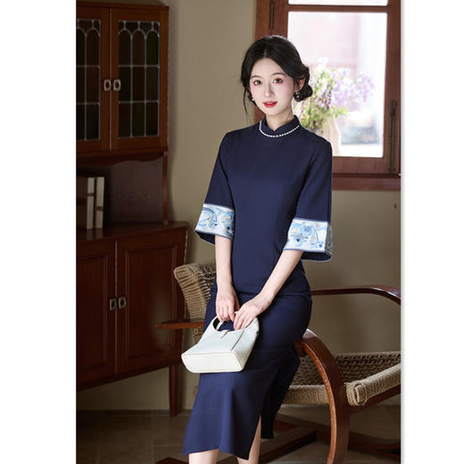 GX时尚改良新中式长款倒大袖拼接旗袍2025秋新款日常气质旗袍 商品图2