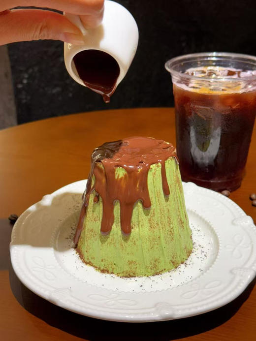 火山熔岩巧克力蛋糕（想在堂食时拥有一款颜值与口感双在线、还能治愈心情的小蛋糕？这款火山熔岩巧克力，闭眼入！） 商品图2