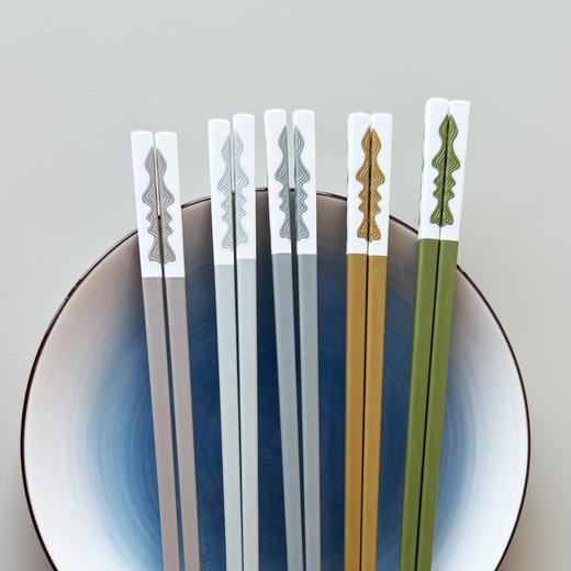 【多样屋专柜】多样屋琉光虹彩合金筷/五蕴和箸合金筷/霓彩御箸玎珰筷10双礼盒 商品图2