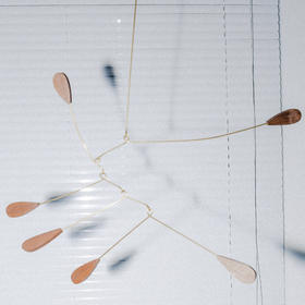韩国艺术家Mobile动态雕塑挂饰 实木+黄铜