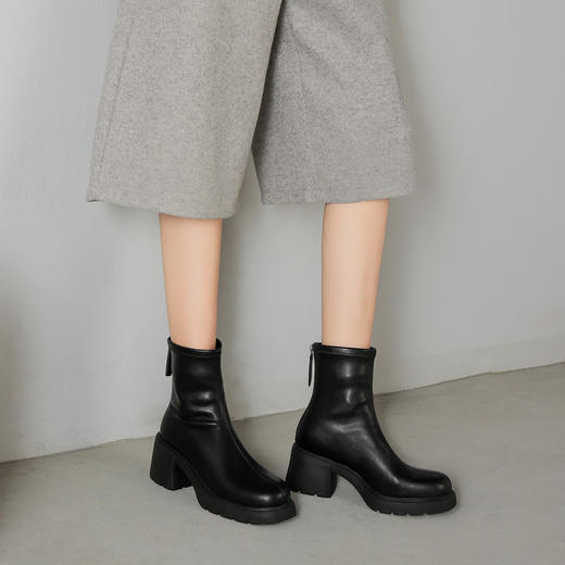 【预售5天】超轻软底爆款棕色马丁靴秋冬新款厚底增高瘦瘦弹力切尔西短靴WC&M3532 商品图0