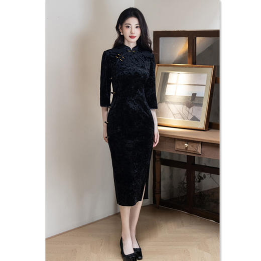 GX复古中国风丝绒烧花长款中袖旗袍2025初秋新款年轻款修身显瘦旗袍 商品图3