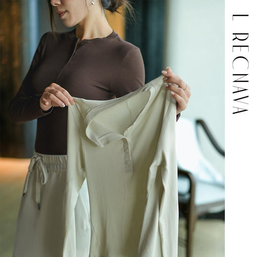 L RECNAVA 莫代尔软糯长袖针织 竖纹纽扣半开襟打底衫 商品图6