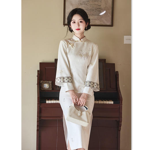 GX时尚改良新中式长款倒大长袖旗袍2025秋冬新款宽松版日常可穿旗袍 商品图2