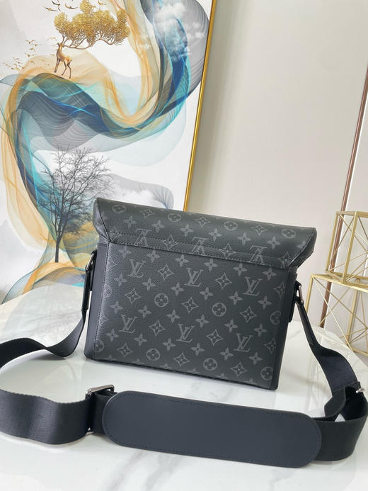夏季特惠💰850 原单LV M40511 尺寸：33×22.5×11cm VOYAGER 黑花邮差包 变码芯片 商品图2