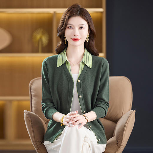 fgtt256789假两件100%纯羊毛针织开衫女春秋新款宽松显瘦妈妈装翻领毛衣外套 商品图2