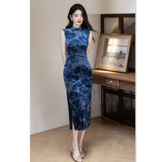 GX钻石绒长款无袖旗袍2025初秋新款复古国风改良新中式日常可穿旗袍 商品图3