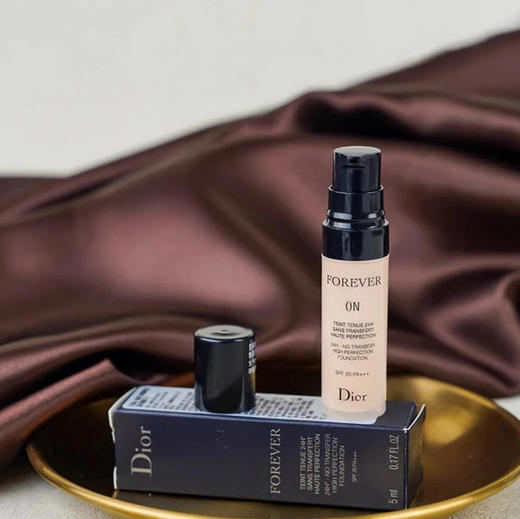 Dior · Dior 迪奥粉底凝脂哑光粉底液0N 自然偏白遮瑕 亮泽5ml 哑光5ml 商品图1